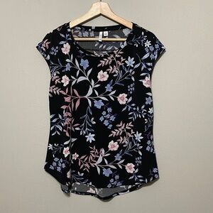 ELLE Black w/ Pink and Blue SS Top, Medium
